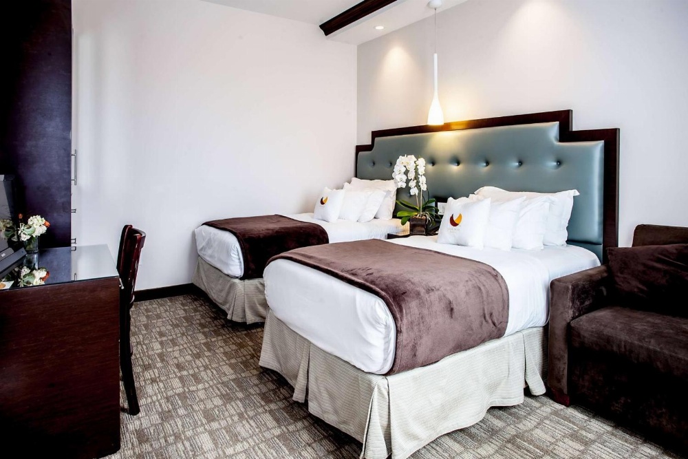 Condor Hotel by LuxUrban